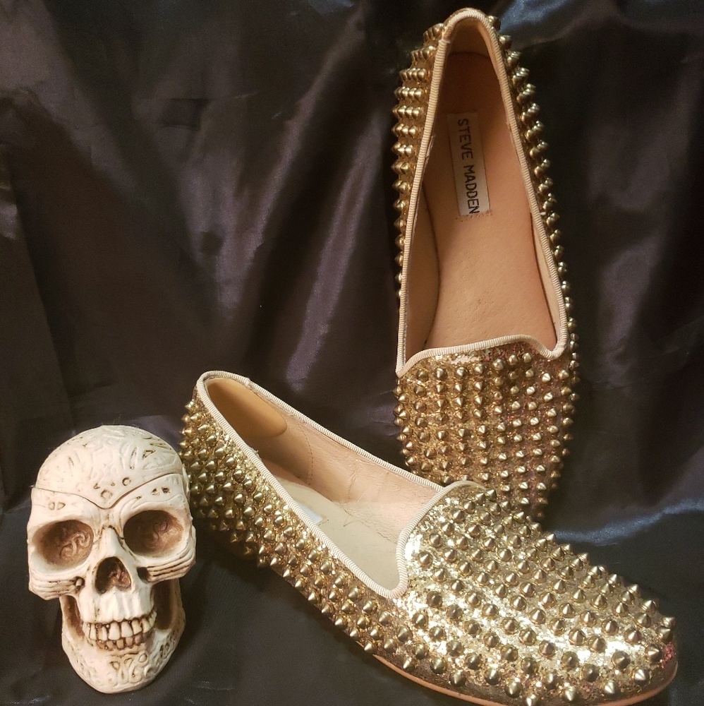 STEVE MADDEN SPIKED FLATS